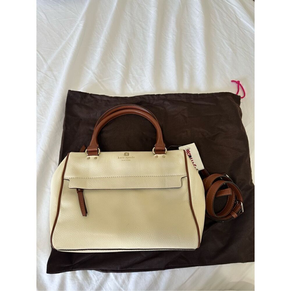 Kate Spade Grant Park Alida Shoulder Tote in bone/dkrst Taupe